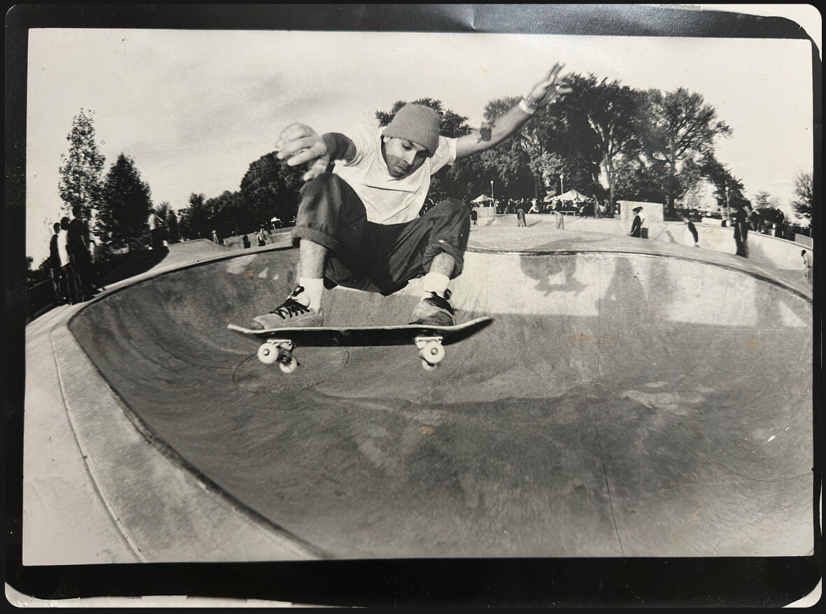 Rob V JAK - Frontside Ollie
